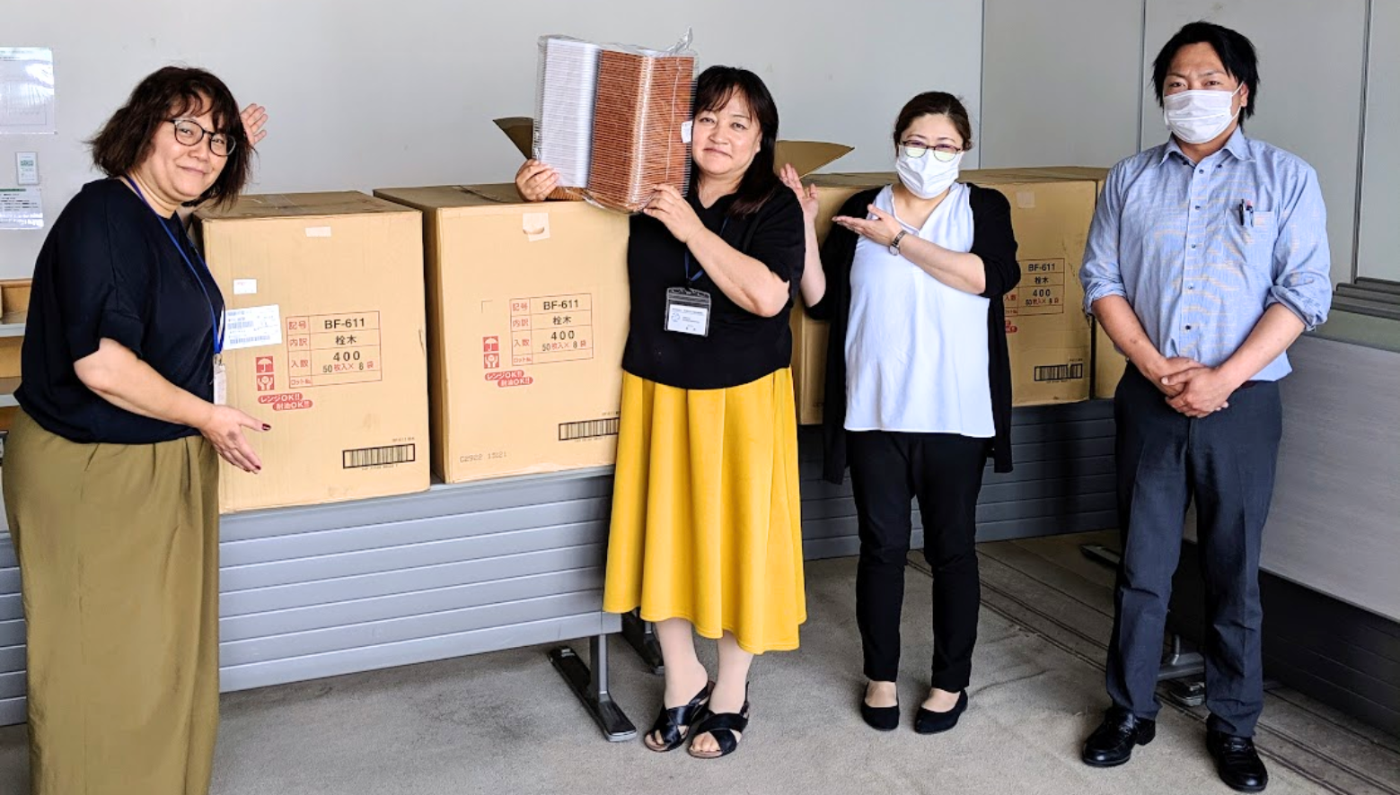 株式会社モリレイさんから、お弁当容器を2400パックいただきました。